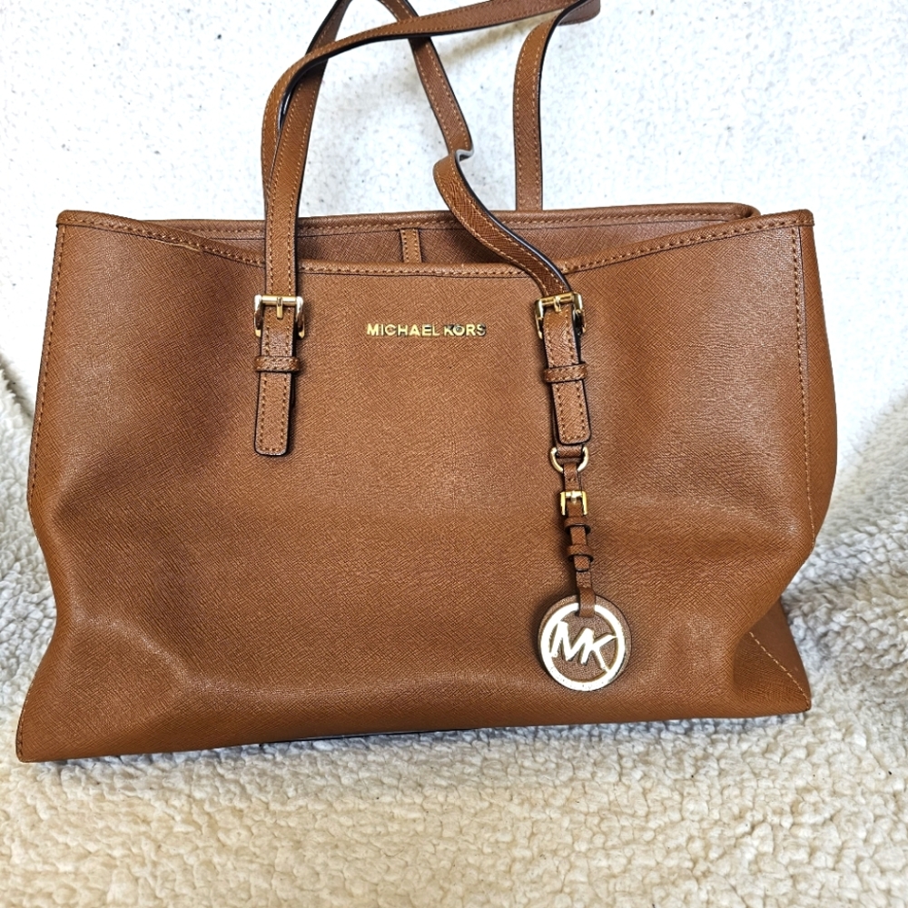 Michael Kors jet set travel saffiano leather tote
